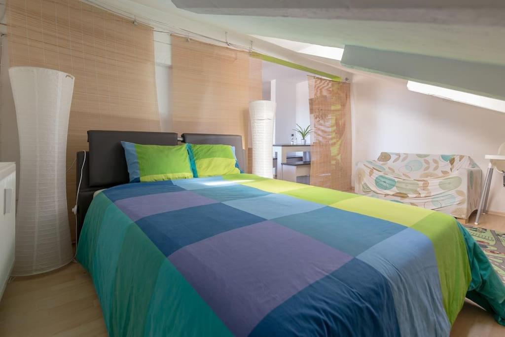 Lovely Spacious 3Room Loft Under Roof-100M2-Touristarea Rauth Bagian luar foto