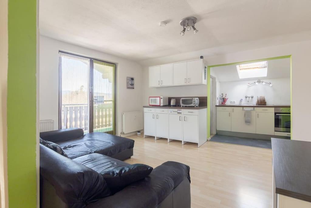 Lovely Spacious 3Room Loft Under Roof-100M2-Touristarea Rauth Bagian luar foto