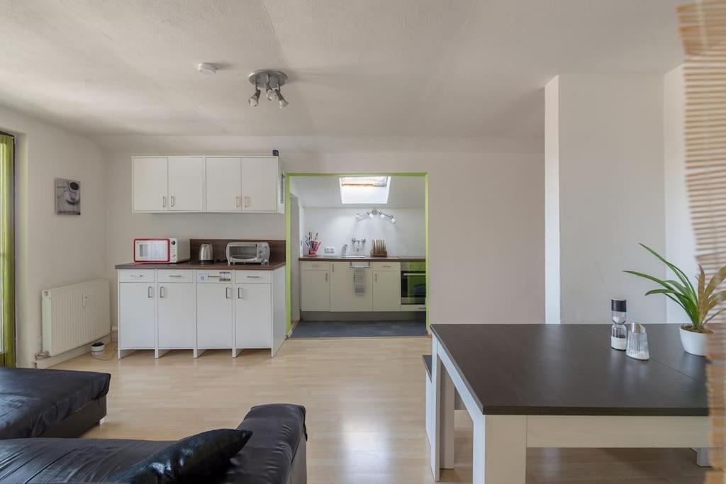Lovely Spacious 3Room Loft Under Roof-100M2-Touristarea Rauth Bagian luar foto