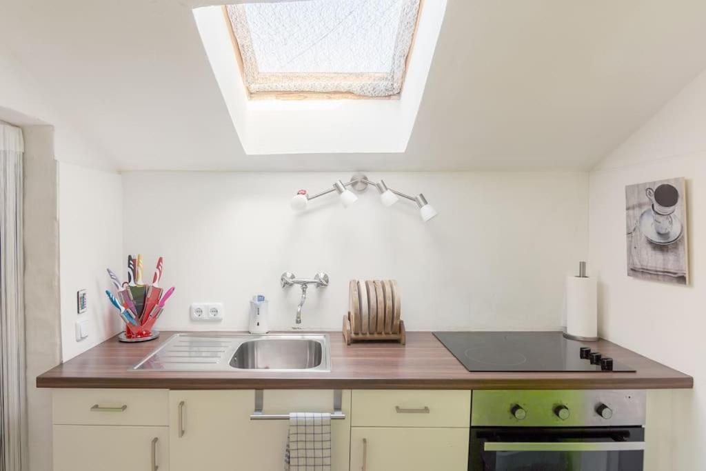 Lovely Spacious 3Room Loft Under Roof-100M2-Touristarea Rauth Bagian luar foto